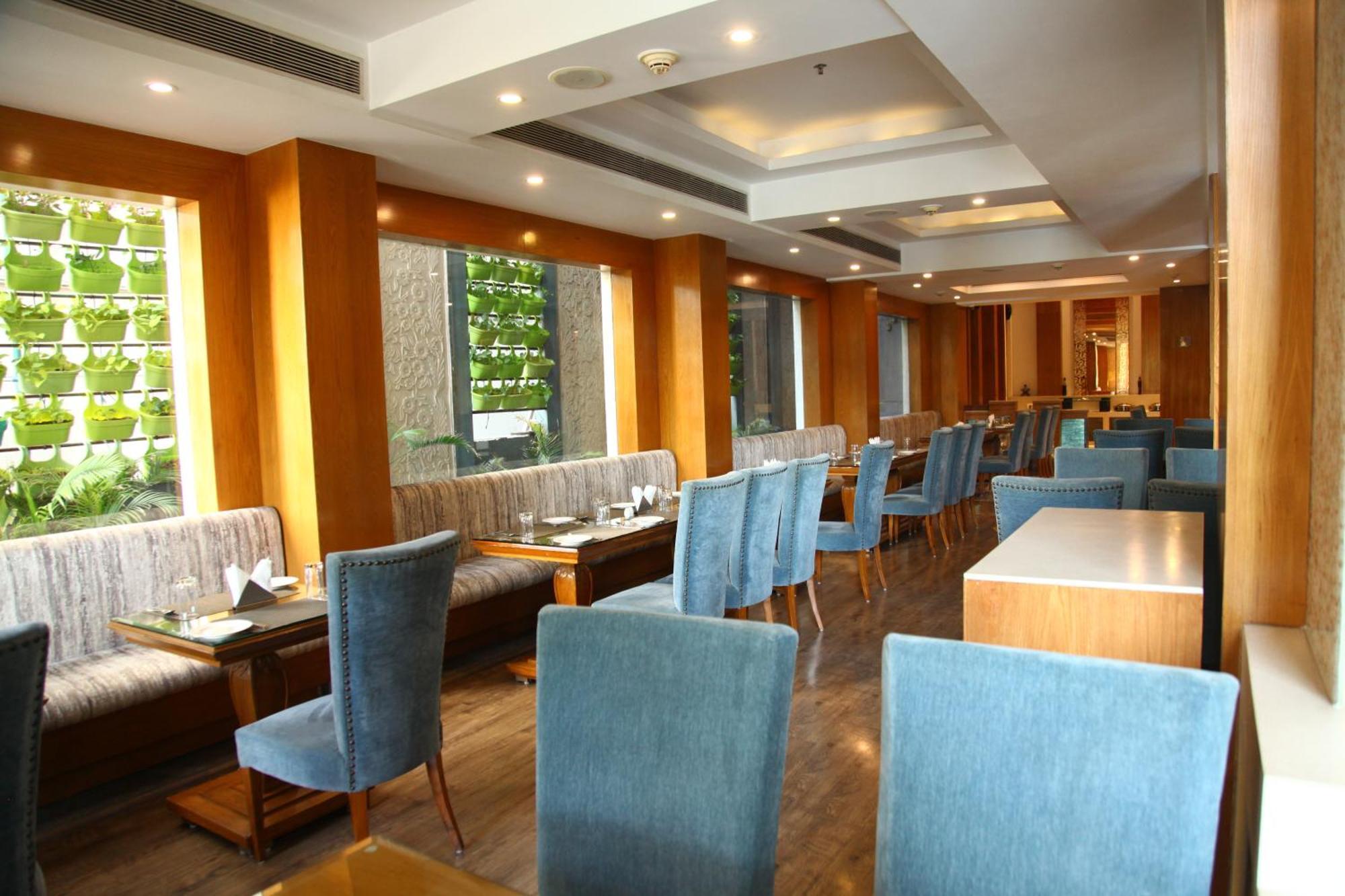 The Place Gurugram, A Member Of Radisson Individuals Gurgaon Dış mekan fotoğraf